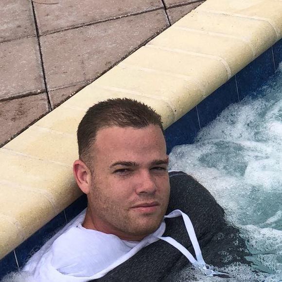 Profile Picture of Jose Hechavarria (@josecuba87) on Poshmark