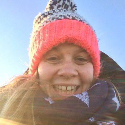 Profile Picture of Amy Jeffrey (@Amy_J_87) on Twitter
