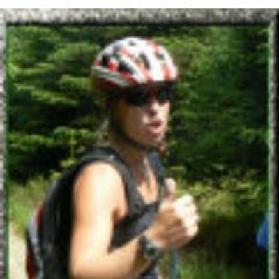 Profile Picture of Julia Easton (@@woobie318) on Twitter