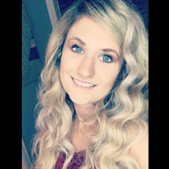 Profile Picture of Alexa Burns (@tennis4ever108) on Poshmark