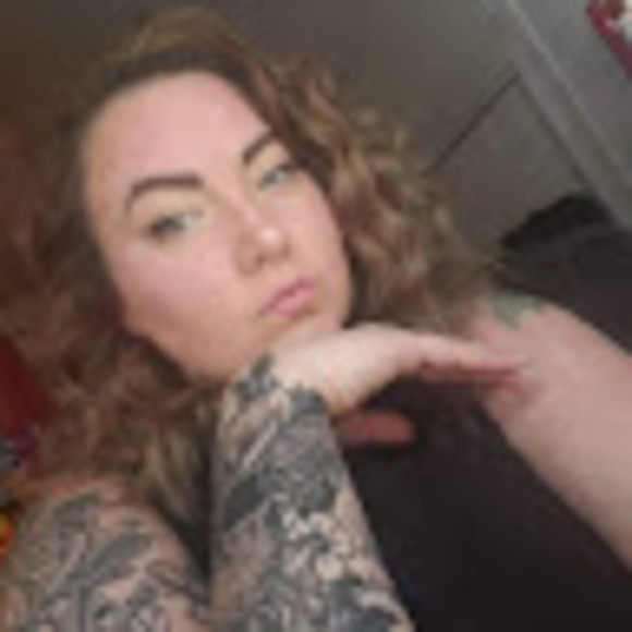 Profile Picture of Krisanne Probst (@krisannep) on Poshmark