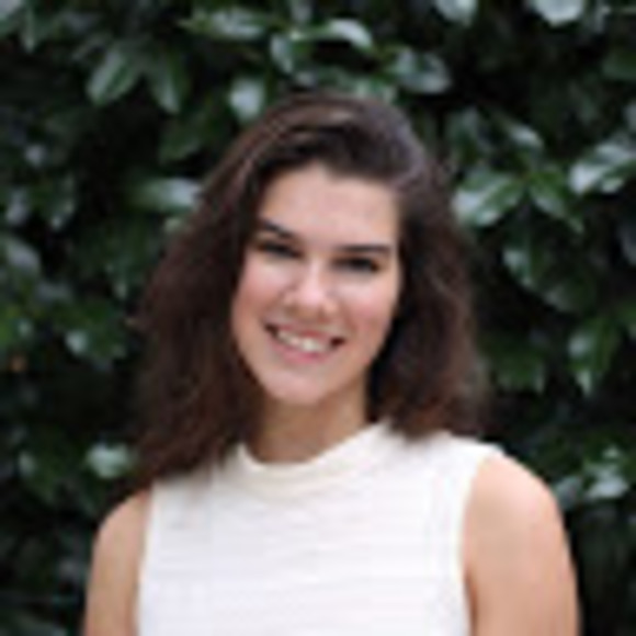 Profile Picture of Gillian Perry (@gillianperry) on Poshmark