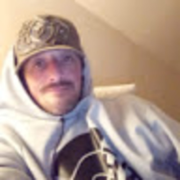 Profile Picture of Eric Evensen (@ericevensen329) on Poshmark