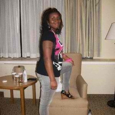 Profile Picture of Colette Hughes (@Colettelyvers25) on Twitter