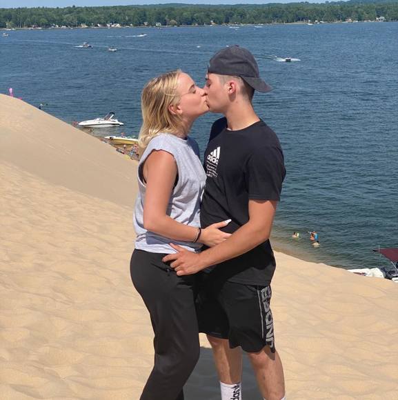 Profile Picture of Treashure Stiverson (@treashure_s) on Poshmark