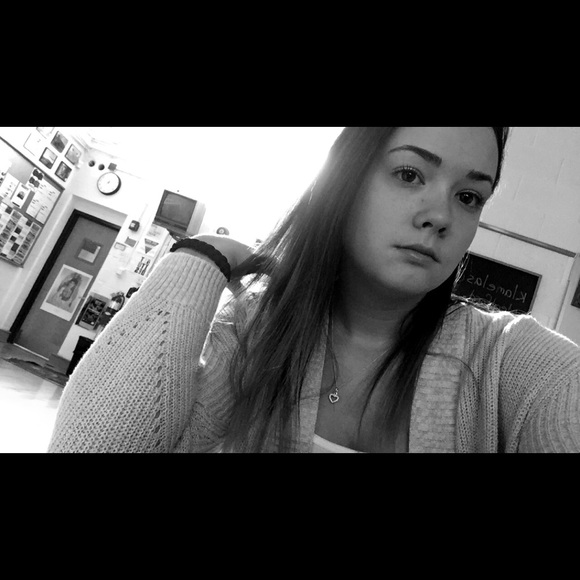 Profile Picture of Jordan Garrity (@jordamarieg) on Poshmark