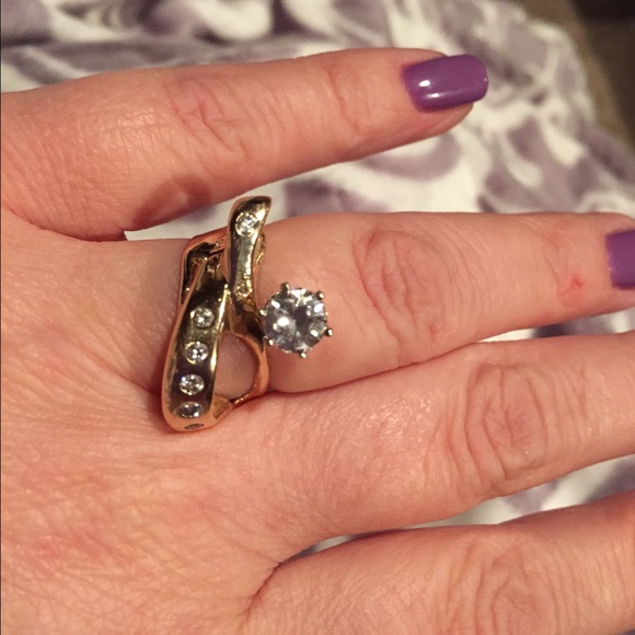 Linda Lipschutz - Poshmark Profile Picture of Linda Lipschutz (@llipschutz) on Poshmark