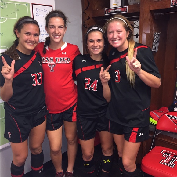 Profile Picture of Mary Heiberger (@maryheiberger) on Poshmark