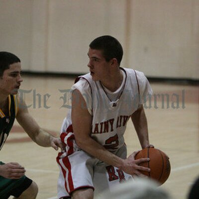 Profile Picture of Derek Scully (@skullballer) on Twitter