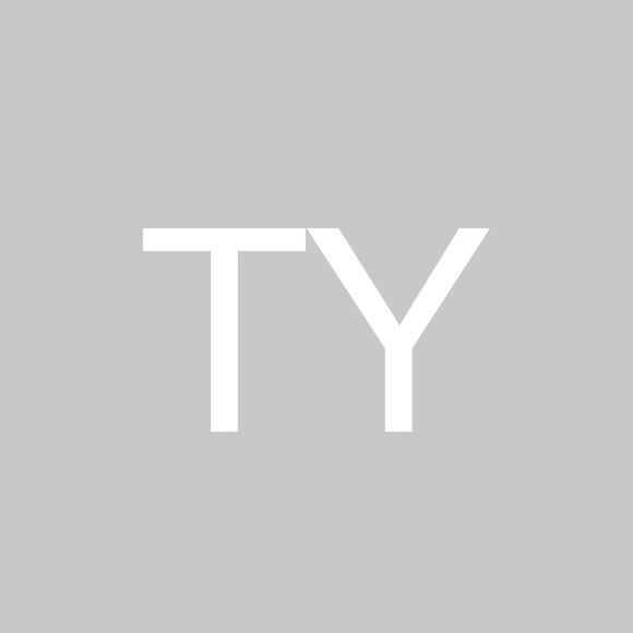 Profile Picture of Tata Yanguas (@yanguastata) on Poshmark