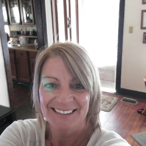 Profile Picture of Kim Lyttle (@kim231) on Poshmark