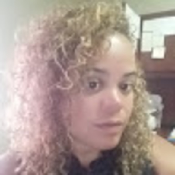 Profile Picture of Jen Allen (@jenjenallen1982) on Poshmark