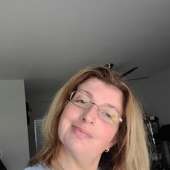 Profile Picture of Margaret Mikruta (@mmikruta1) on Poshmark