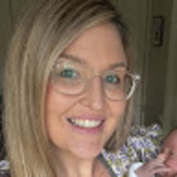 Profile Picture of Liz Hambor (@hamborer) on Poshmark