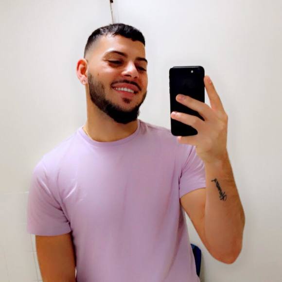 Profile Picture of Michael Carreno (@michaelcarreno) on Poshmark