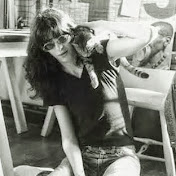 Profile Picture of Audrey Hansen (@SuperAudrizzle) on Youtube