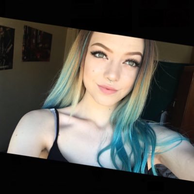 Profile Picture of Keely Harris (@zombifiedK616) on Twitter