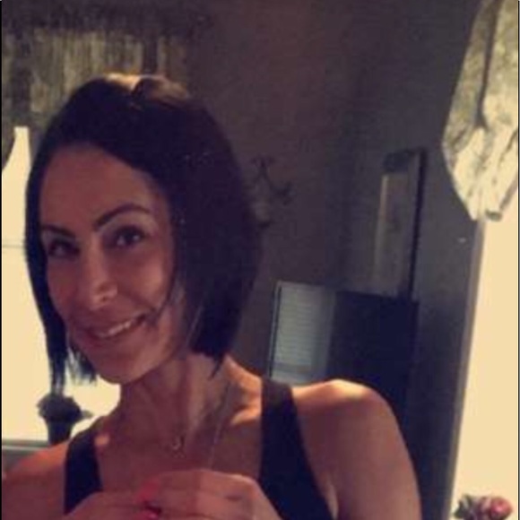 Profile Picture of Monica Alonso (@alonica00) on Poshmark