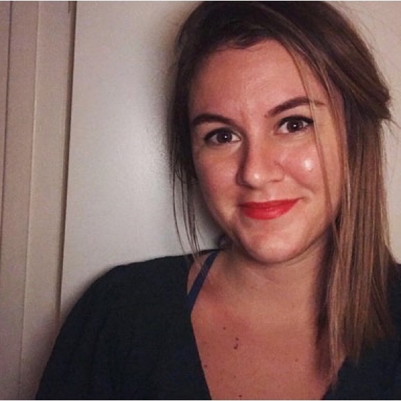 Profile Picture of Caitlin Weaver (@caitlinweaver32) on Poshmark