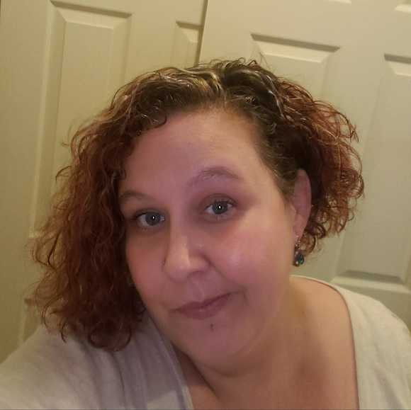 Profile Picture of Johanna Ray (@johanna_ray) on Poshmark