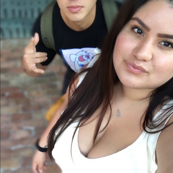 Profile Picture of Daniela Bayona (@danibayona18) on Poshmark
