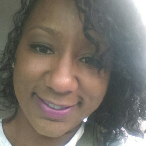 Profile Picture of Lanesha Stanley (@elzadie2nd) on Poshmark