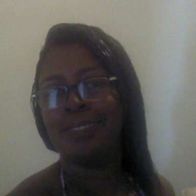 Profile Picture of Flora Lopes (@calsadaoocruz) on Twitter