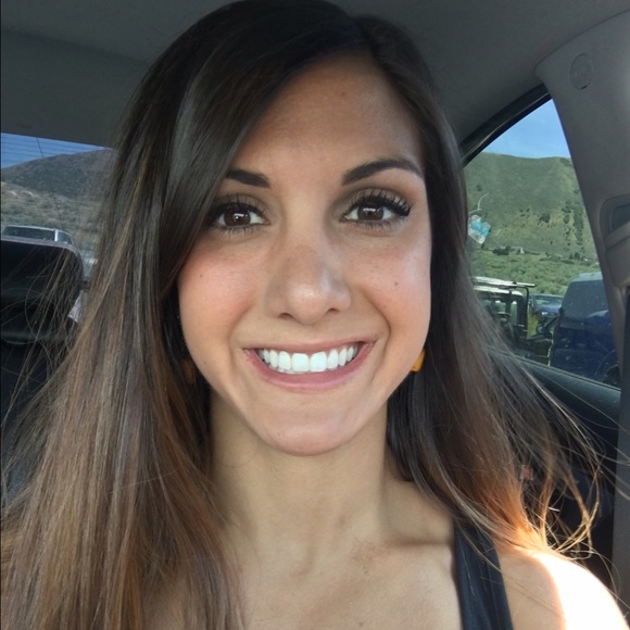 Profile Picture of Paula Tapp-thompson (@paulaannet) on Poshmark