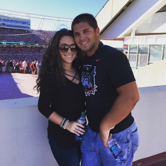 Profile Picture of Katelyn Howard (@katehoward16) on Poshmark