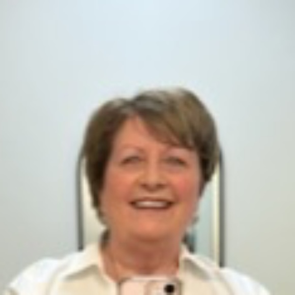 Profile Picture of Carol Adiletto (@caroladiletto) on Poshmark