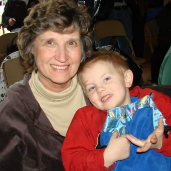 Profile Picture of Marie Seibel (@maries_envoy) on Poshmark