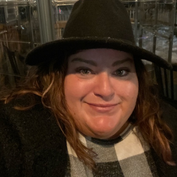 Profile Picture of Jodi Kalb (@isucyc1999) on Poshmark