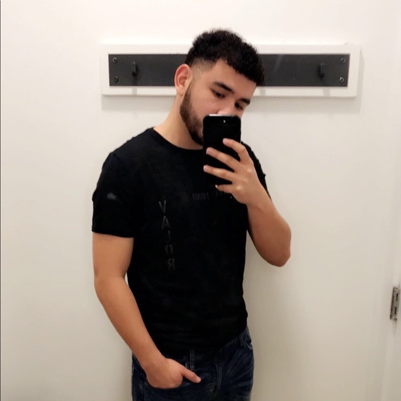 Luis Ibanez - Poshmark Profile Picture of Luis Ibanez (@libanez12) on Poshmark