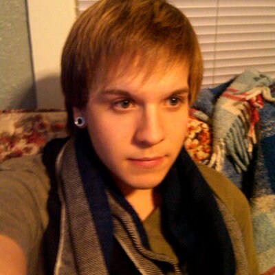 Profile Picture of Sean Davin Lewis (@GraphiteChef) on Twitter