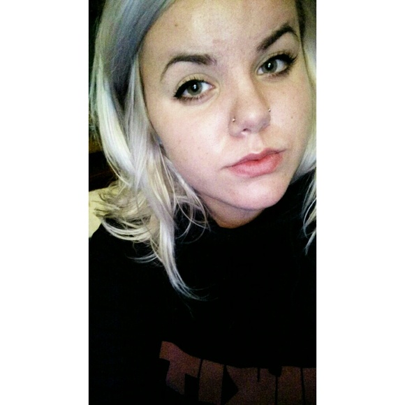 Arinn Daugherty - Poshmark Profile Picture of Arinn Daugherty (@arinn666) on Poshmark