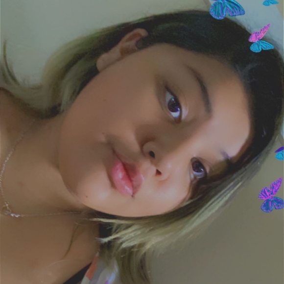 Profile Picture of Brittney Ramirez (@brittneymarie12) on Poshmark