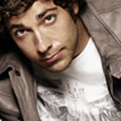 Profile Picture of Zachary Levi Italia (@ZacLeviItalia) on Twitter