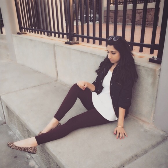 Profile Picture of Fatima Mubashir (@fatimamubashir) on Poshmark
