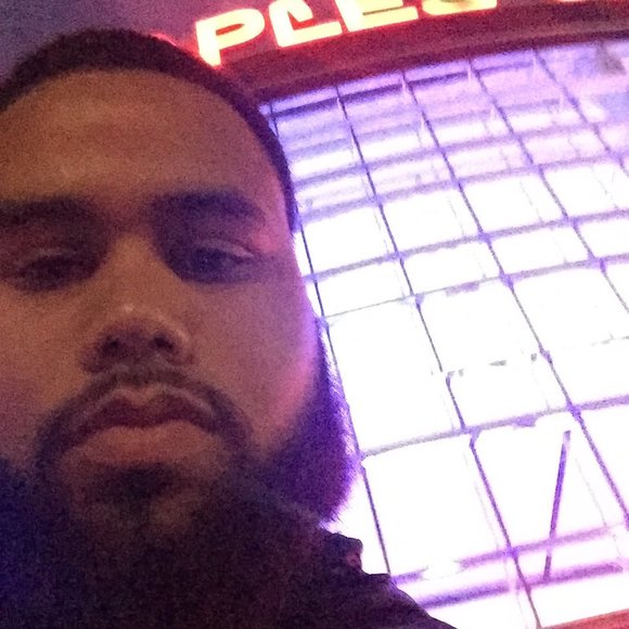 Profile Picture of Robert Westby (@robwest24) on Poshmark