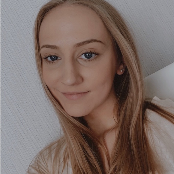 Profile Picture of Grace Kyle (@gracekyle18) on Poshmark