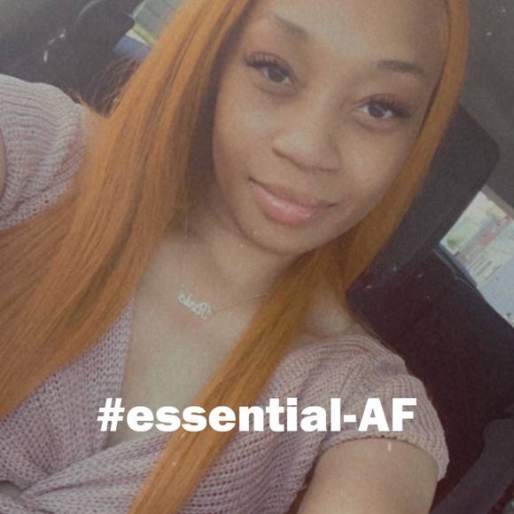 Profile Picture of Shalena Fye (@shalenaf) on Poshmark
