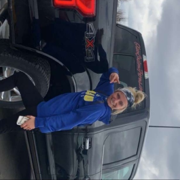 Profile Picture of Keyauna Gustad (@keyaunagustad) on Poshmark