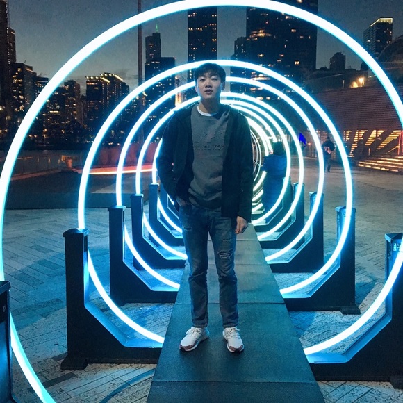 Profile Picture of Charles Hsu (@charliehsu) on Poshmark