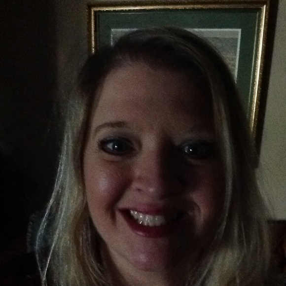 Profile Picture of Michelle Sepulvado (@michelle1068) on Poshmark