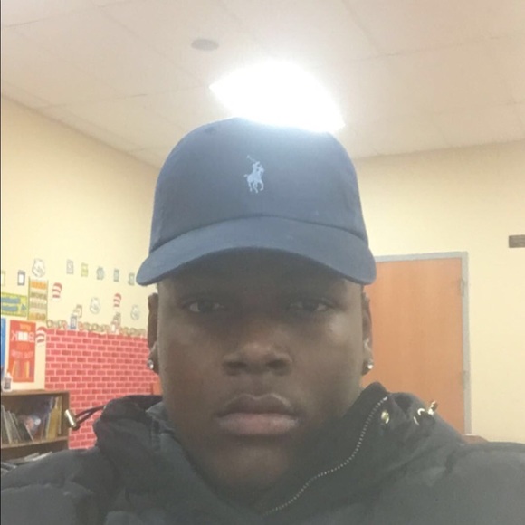 Profile Picture of Shawn Stith (@shawnybo32) on Poshmark
