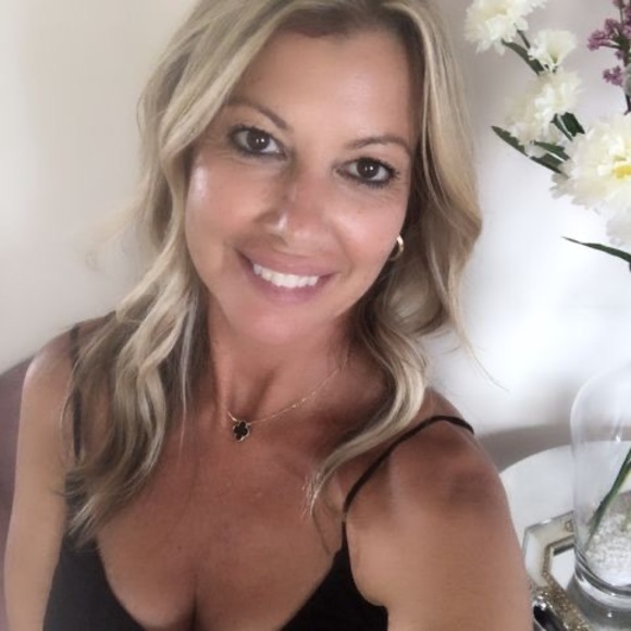 Profile Picture of Maria Avgoustis (@mariaavgoustis) on Poshmark