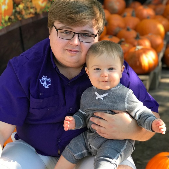 Profile Picture of Rusty Robertson (@bobbyrobertson) on Poshmark