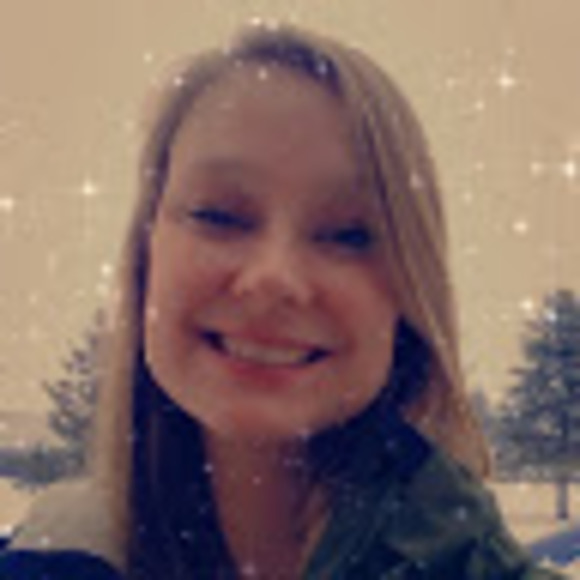 Profile Picture of Ashley Feltus (@ashleyfeltus400) on Poshmark