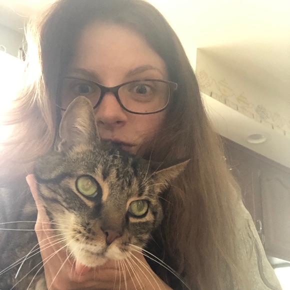 Profile Picture of Andrea Rusilowicz (@arusilowicz) on Poshmark