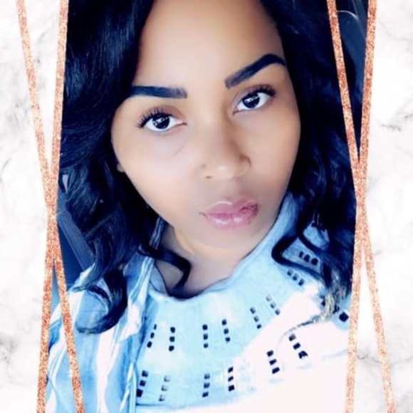 Profile Picture of Amanda Finn (@kahle19) on Poshmark